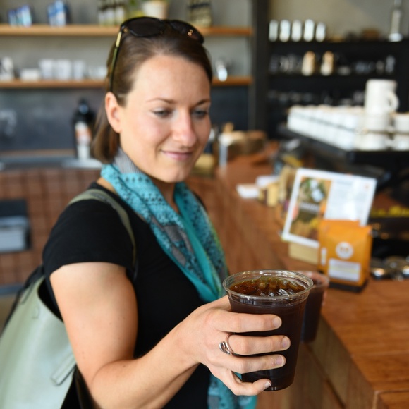 Meet your Posher, Alynn - Picture 2 of 4